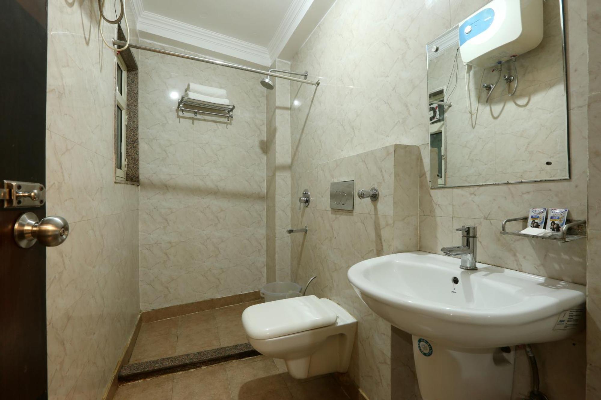 Hotel Ark Wood At Airport New Delhi Luaran gambar